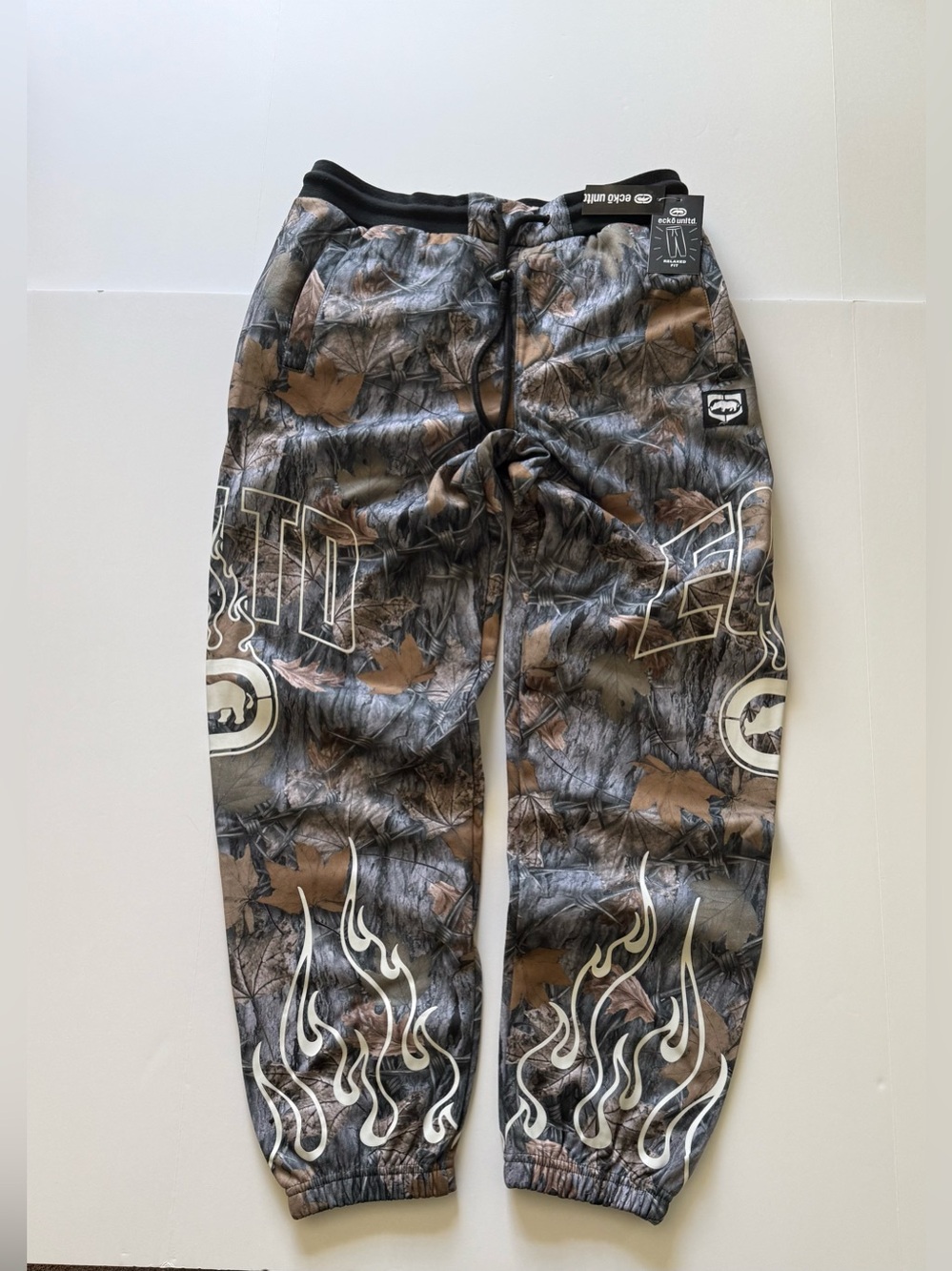 Ecko Unltd Woodland Leaf Camo Pants Relaxed Fit PrintFlames Mens Size Small NWT